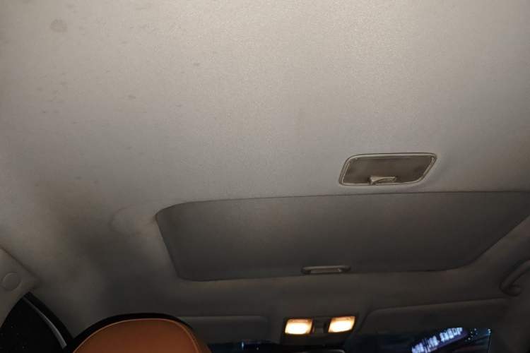 Used Kia Sportage R 2015 2.0L Automatic Two-Wheel Drive DLX Model Headliner