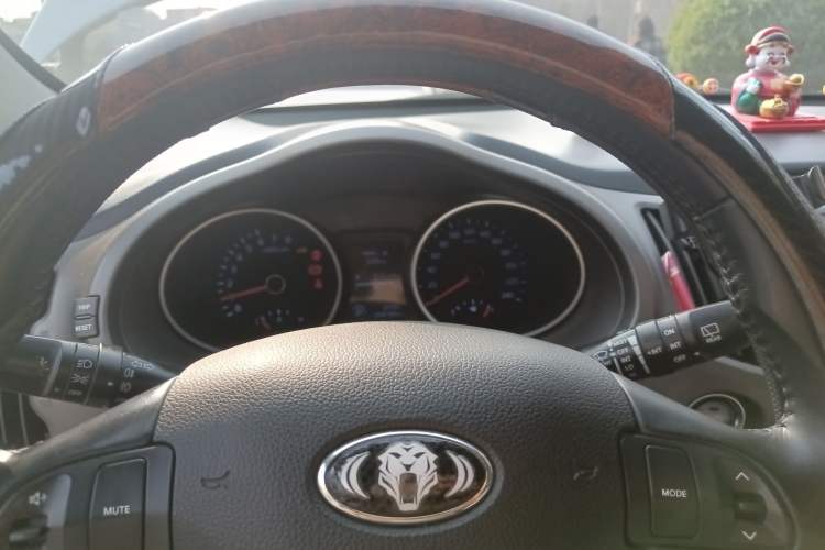 Used Kia Sportage R 2015 2.0L Automatic Two-Wheel Drive DLX Model Instrument Cluster