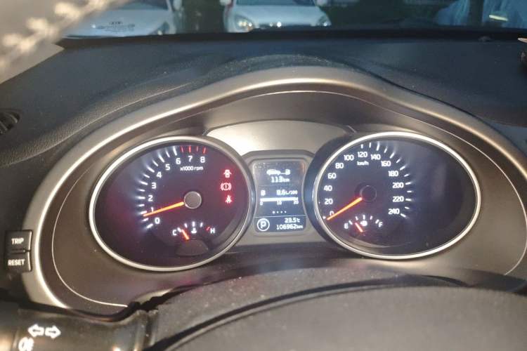 Used Kia Sportage R 2015 2.0L Automatic Two-Wheel Drive DLX Model Instrument Cluster