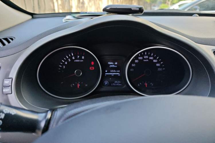 Used Kia Sportage R 2015 2.0L Automatic Two-Wheel Drive DLX Model Instrument Cluster
