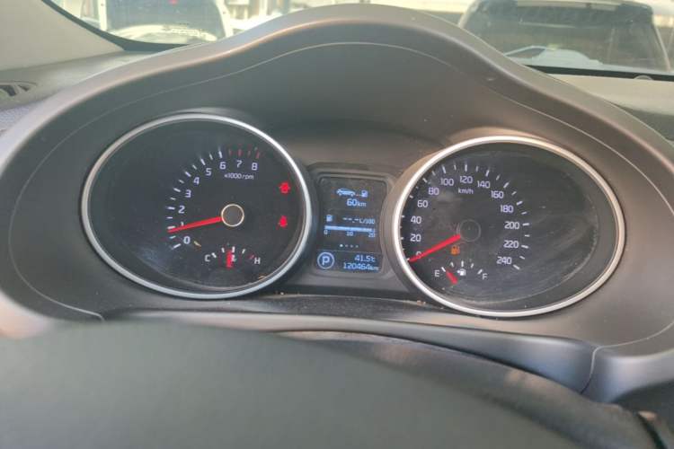 Used Kia Sportage R 2015 2.0L Automatic Two-Wheel Drive DLX Model Instrument Cluster