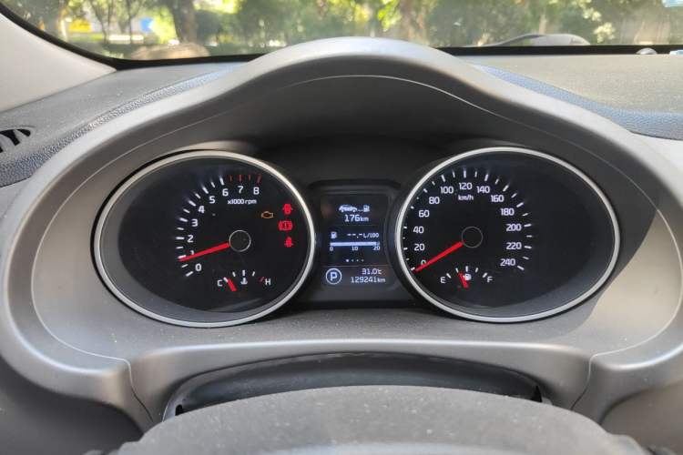 Used Kia Sportage R 2015 2.0L Automatic Two-Wheel Drive DLX Model Instrument Cluster