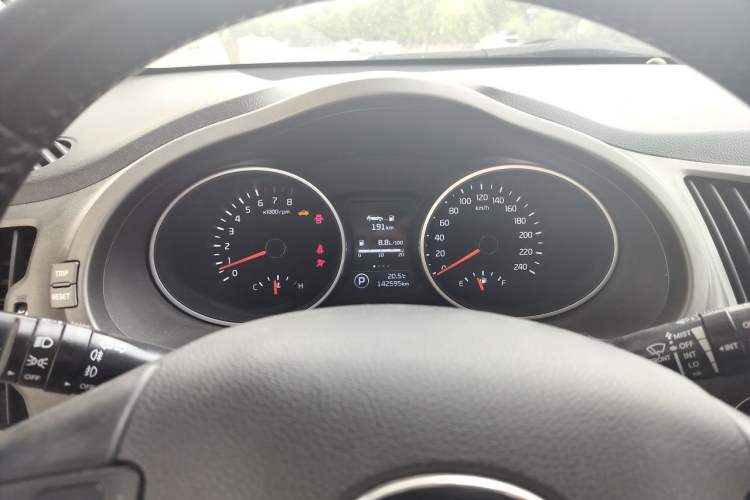 Used Kia Sportage R 2015 2.0L Automatic Two-Wheel Drive DLX Model Instrument Cluster