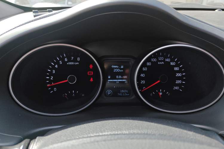 Used Kia Sportage R 2015 2.0L Automatic 2WD Premium Edition Instrument Cluster