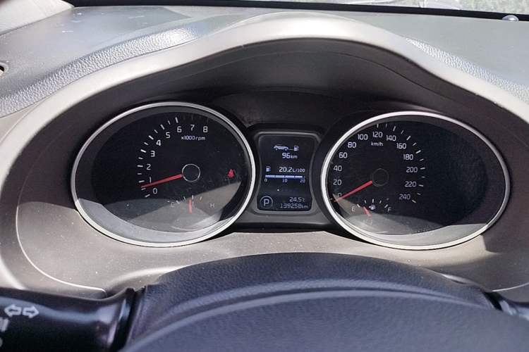 Used Kia Sportage R 2015 2.0L Automatic Two-Wheel Drive DLX Model Instrument Cluster