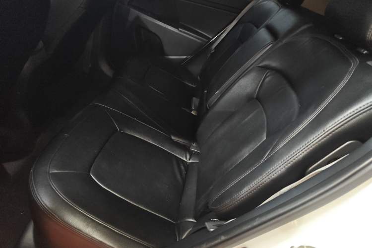 Used Kia Sportage R 2015 2.0L Automatic Two-Wheel Drive GL Interior 1