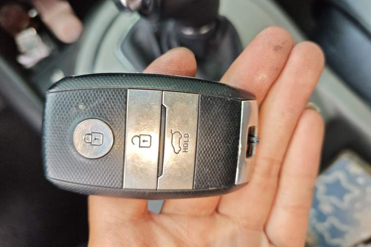 Used Kia Sportage R 2015 2.0L Automatic Two-Wheel Drive DLX Model Interior 1