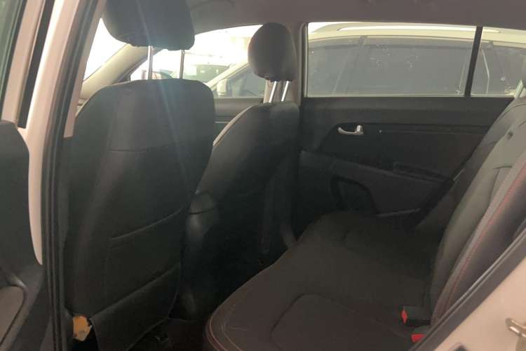 Used Kia Sportage R 2015 2.0L Manual Two-Wheel Drive GL Model Interior 1