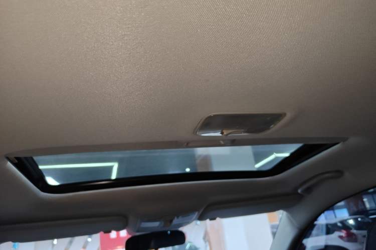 Used Kia Sportage R 2015 2.0L Automatic Two-Wheel Drive GL Interior 3
