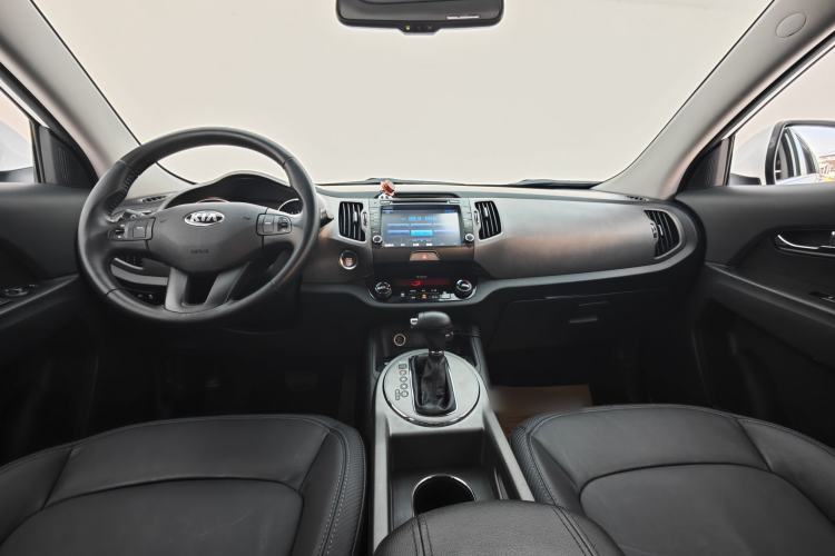 Used Kia Sportage R 2015 2.0L Automatic Two-Wheel Drive DLX Model Interior 4