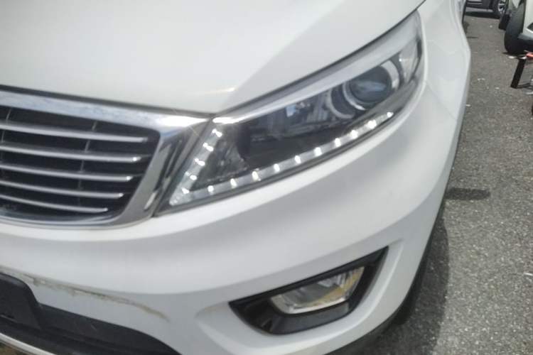 Used Kia Sportage R 2015 2.0L Automatic Two-Wheel Drive GLS Left Front Headlight