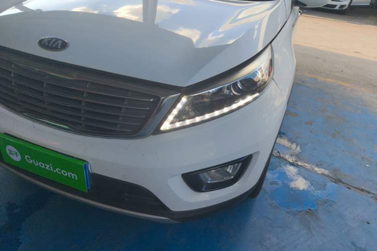 Used Kia Sportage R 2015 2.0L Automatic Two-Wheel Drive DLX Model Left Front Headlight