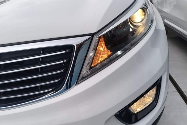 Used Kia Sportage R 2015 2.0L Automatic Two-Wheel Drive GLS Left Front Headlight
