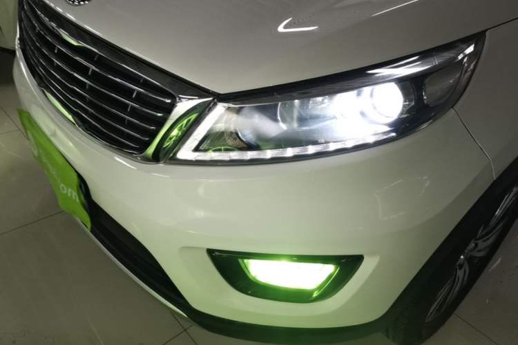 Used Kia Sportage R 2015 2.0L Automatic Two-Wheel Drive DLX Model Left Front Headlight