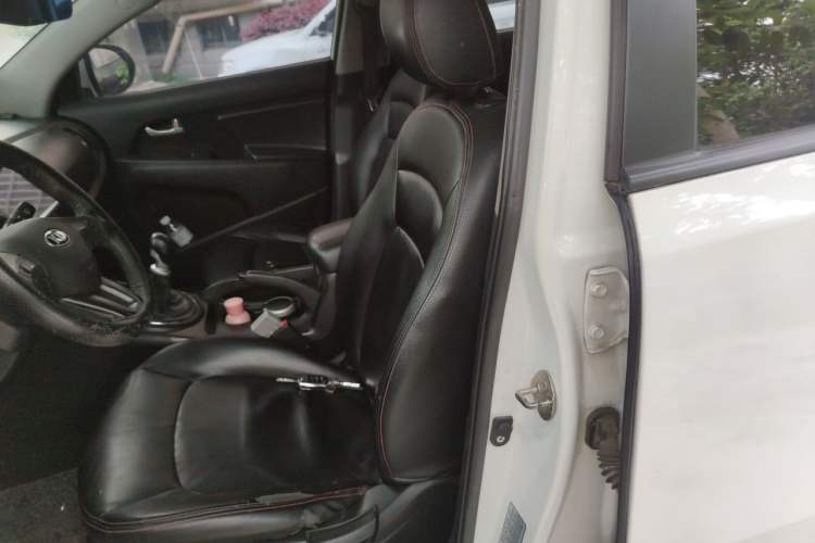 Used Kia Sportage R 2015 2.0L Manual Two-Wheel Drive GL Model Left Front Seat