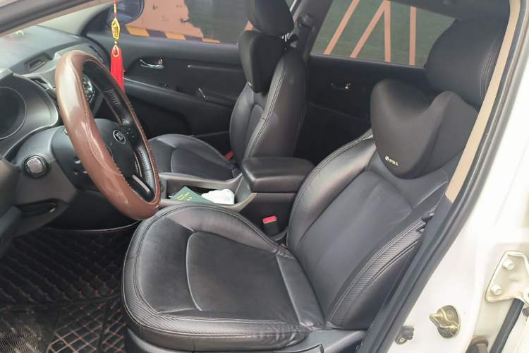 Used Kia Sportage R 2015 2.0L Automatic Two-Wheel Drive DLX Model Left Front Seat