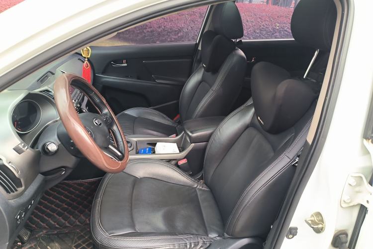 Used Kia Sportage R 2015 2.0L Automatic Two-Wheel Drive DLX Model Left Front Seat