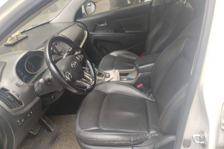 Used Kia Sportage R 2015 2.0L Automatic Two-Wheel Drive DLX Model Left Front Seat