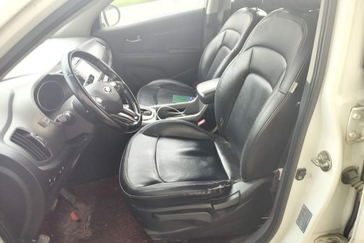 Used Kia Sportage R 2015 2.0L Automatic Two-Wheel Drive DLX Model Left Front Seat