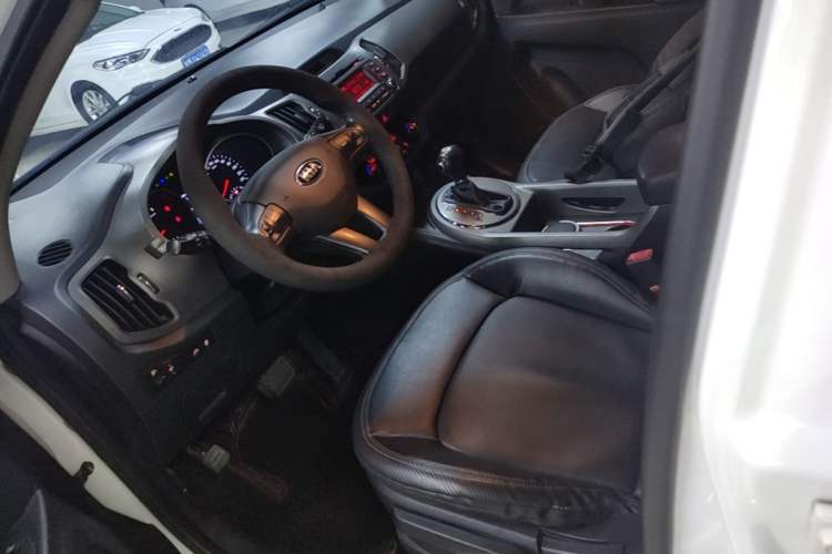 Used Kia Sportage R 2015 2.0L Automatic Two-Wheel Drive GLS Left Front Seat
