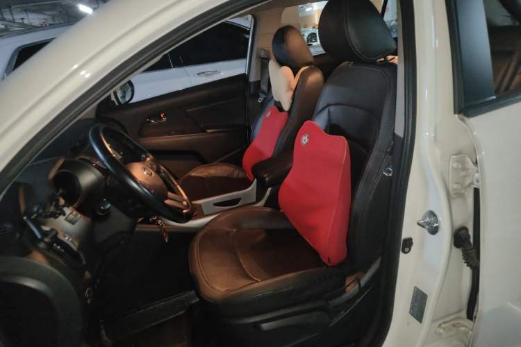 Used Kia Sportage R 2015 2.0L Automatic Two-Wheel Drive DLX Model Left Front Seat