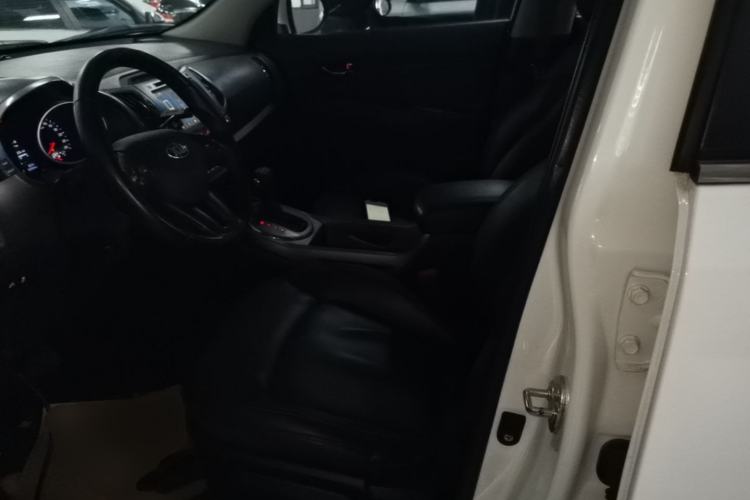 Used Kia Sportage R 2015 2.0L Automatic Two-Wheel Drive DLX Model Left Front Seat