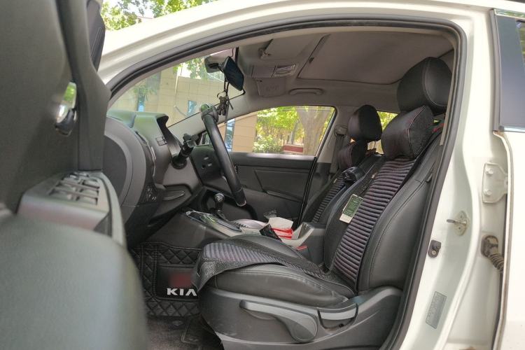 Used Kia Sportage R 2015 2.0L Automatic Two-Wheel Drive DLX Model Left Front Seat