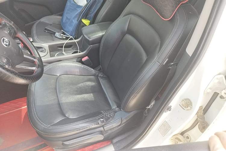Used Kia Sportage R 2015 2.0L Automatic Two-Wheel Drive DLX Model Left Front Seat