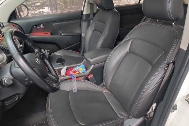 Used Kia Sportage R 2015 2.0L Automatic Two-Wheel Drive DLX Model Left Front Seat