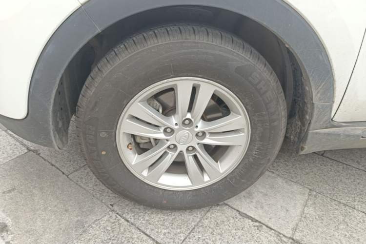 Used Kia Sportage R 2015 2.0L Automatic Two-Wheel Drive GL Left Front Wheel Hub