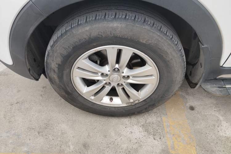 Used Kia Sportage R 2015 2.0L Automatic Two-Wheel Drive GL Left Front Wheel Hub