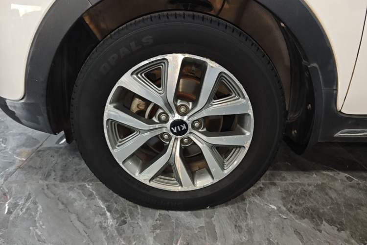 Used Kia Sportage R 2015 2.0L Automatic Two-Wheel Drive GLS Left Front Wheel Hub