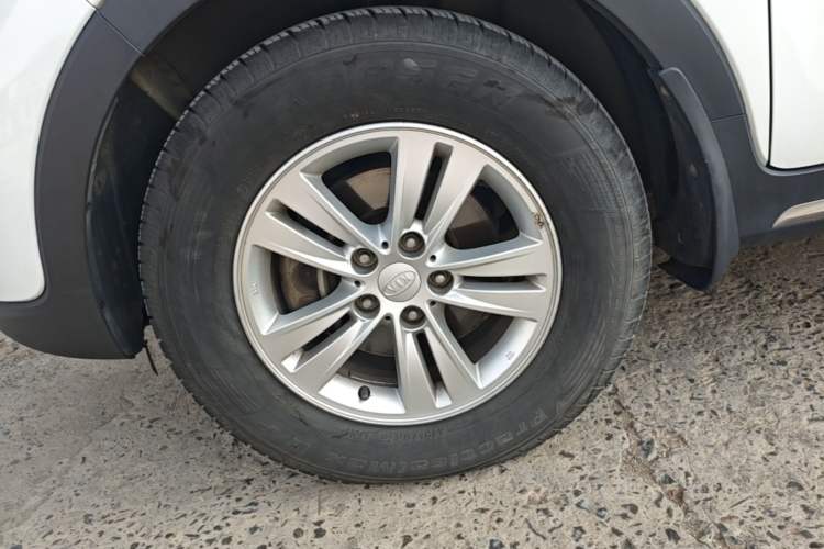 Used Kia Sportage R 2015 2.0L Automatic Two-Wheel Drive GL Left Front Wheel Hub