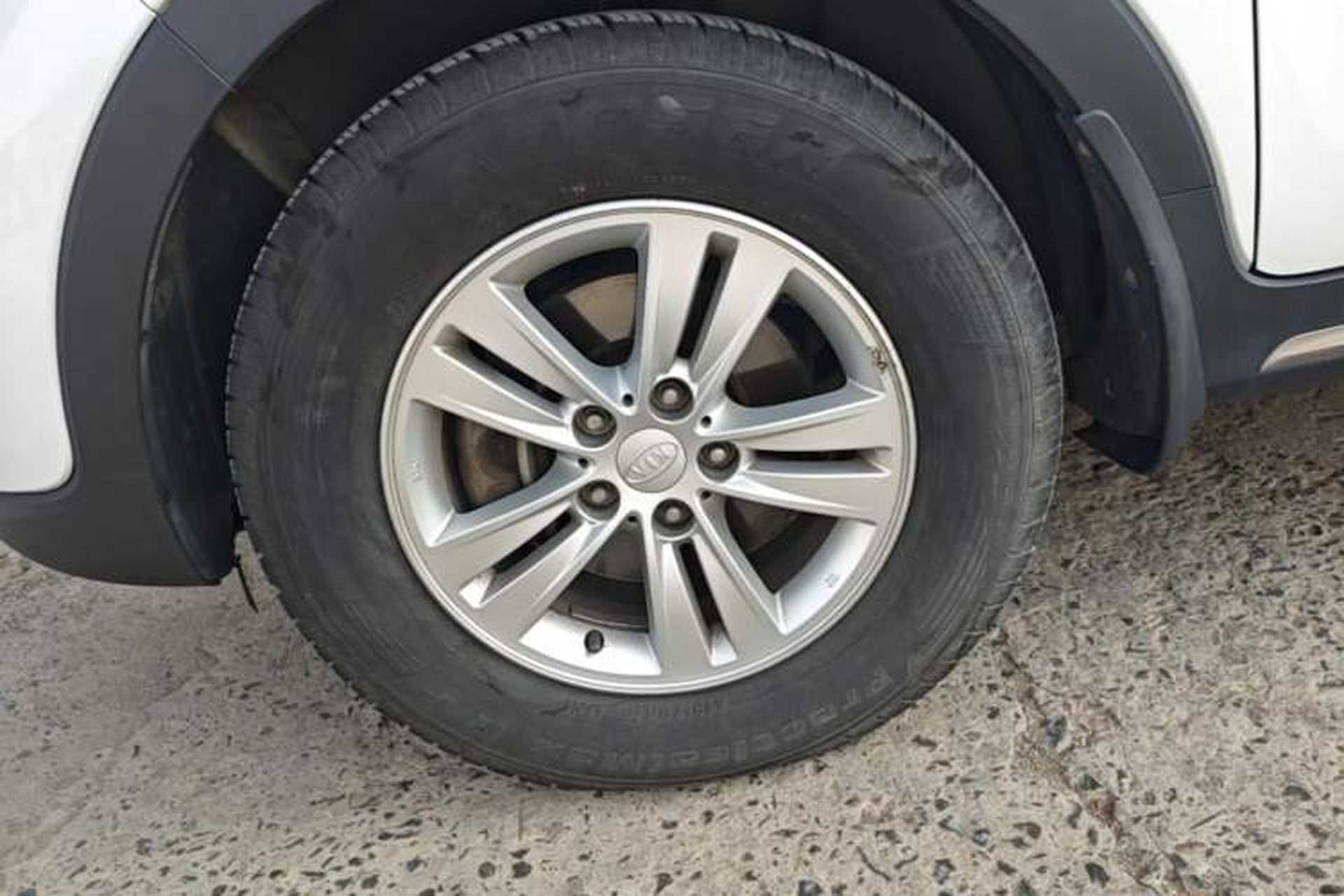Used Kia Sportage R 2015 2.0L Automatic Two-Wheel Drive GL Left Front Wheel Hub