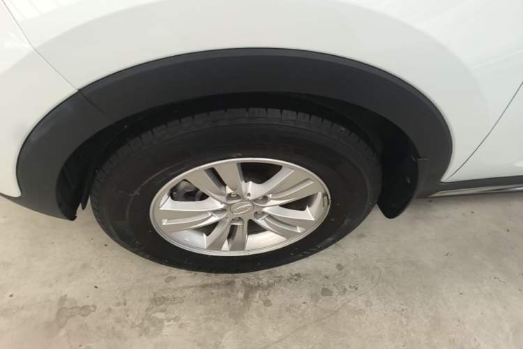 Used Kia Sportage R 2015 2.0L Automatic Two-Wheel Drive GL Left Front Wheel Hub