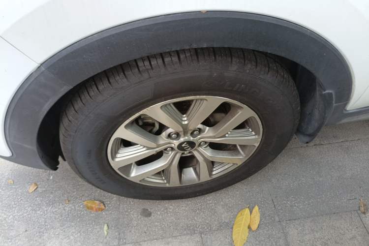 Used Kia Sportage R 2015 2.0L Automatic Two-Wheel Drive GLS Left Front Wheel Hub
