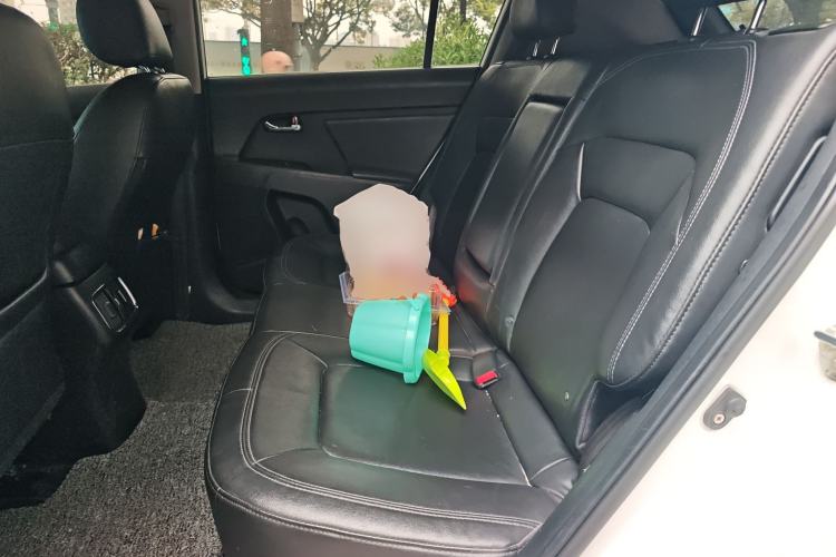 Used Kia Sportage R 2015 2.0L Automatic Two-Wheel Drive DLX Model Left Rear Seat