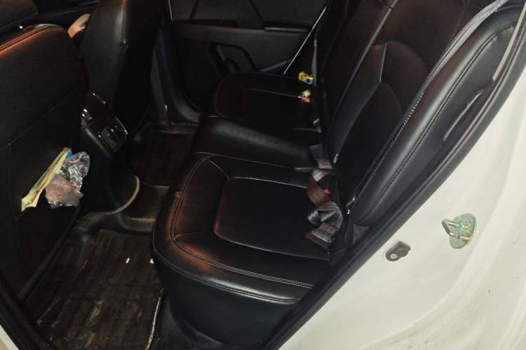 Used Kia Sportage R 2015 2.0L Automatic Two-Wheel Drive DLX Model Left Rear Seat