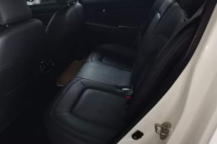 Used Kia Sportage R 2015 2.0L Automatic Two-Wheel Drive DLX Model Left Rear Seat