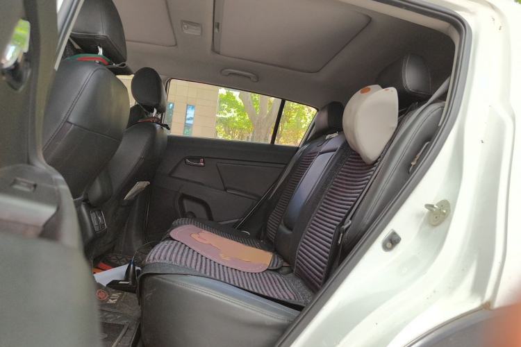 Used Kia Sportage R 2015 2.0L Automatic Two-Wheel Drive DLX Model Left Rear Seat