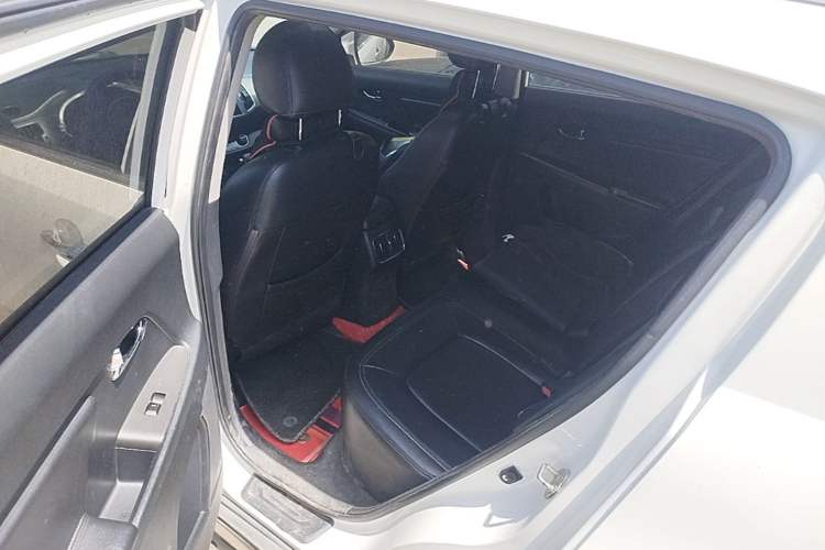 Used Kia Sportage R 2015 2.0L Automatic Two-Wheel Drive DLX Model Left Rear Seat