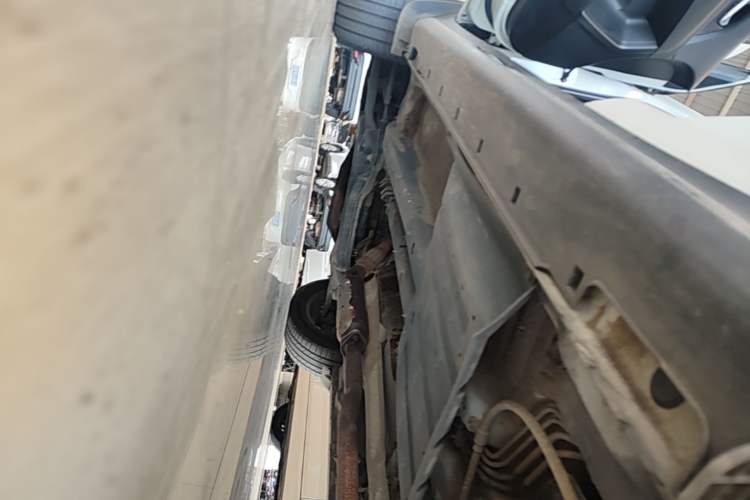 Used Kia Sportage R 2015 2.0L Automatic Two-Wheel Drive DLX Model Left Side Sill