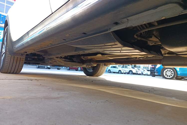 Used Kia Sportage R 2015 2.0L Automatic Two-Wheel Drive DLX Model Left Side Sill