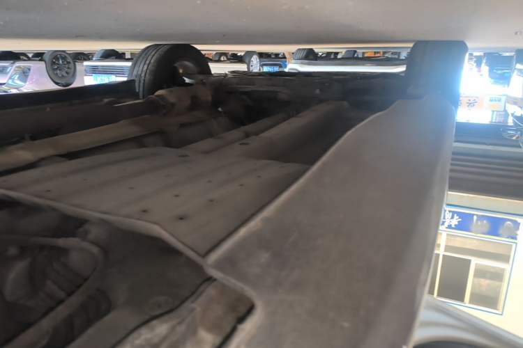 Used Kia Sportage R 2015 2.0L Automatic Two-Wheel Drive DLX Model Left Side Sill