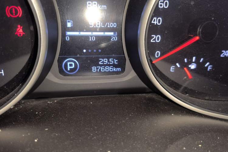 Used Kia Sportage R 2015 2.0L Automatic Two-Wheel Drive GLS Odometer Close Up