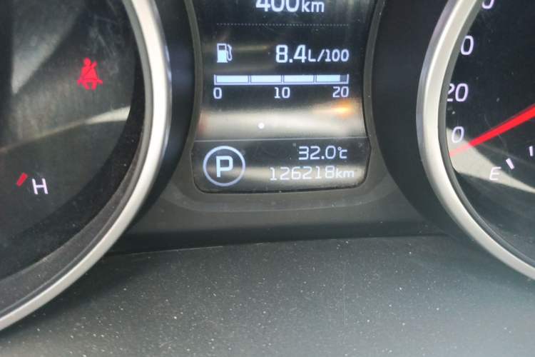 Used Kia Sportage R 2015 2.0L Automatic Two-Wheel Drive GLS Odometer Close Up