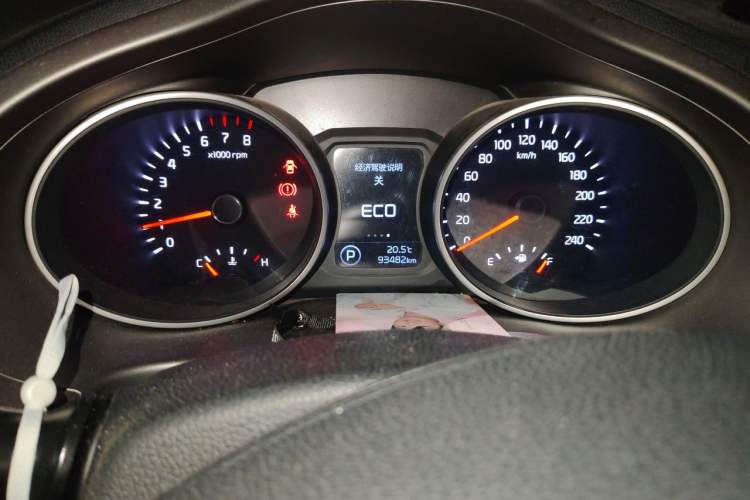 Used Kia Sportage R 2015 2.0L Automatic Two-Wheel Drive GL Odometer Close Up