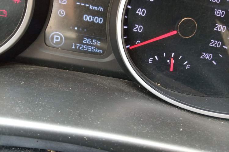 Used Kia Sportage R 2015 2.0L Automatic Two-Wheel Drive DLX Model Odometer Close Up