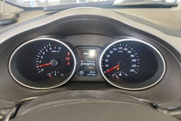 Used Kia Sportage R 2015 2.0L Automatic Two-Wheel Drive DLX Model Odometer Close Up