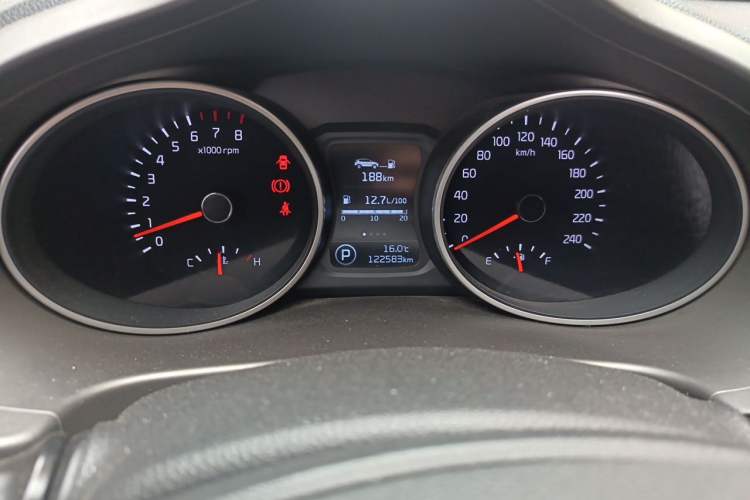Used Kia Sportage R 2015 2.0L Automatic Two-Wheel Drive GL Odometer Close Up